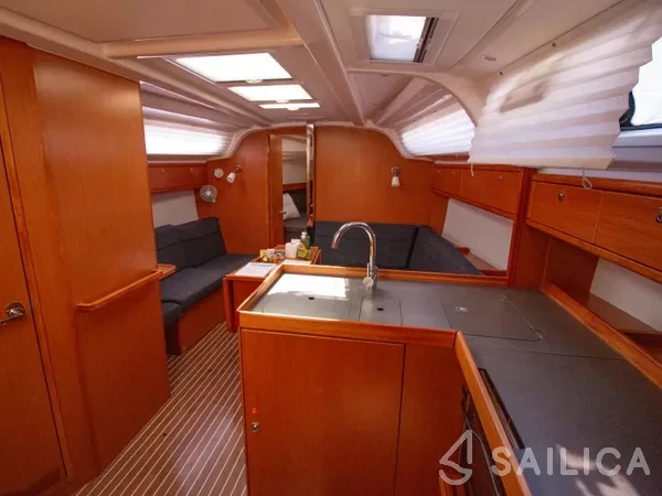 Bavaria 37 - Yacht Charter Sailica