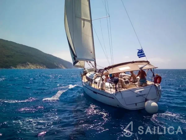 Bavaria 41 - Yacht Charter Sailica