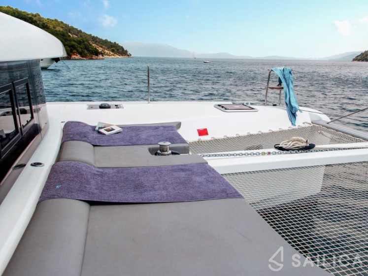 Lagoon 42 - Yacht Charter Sailica