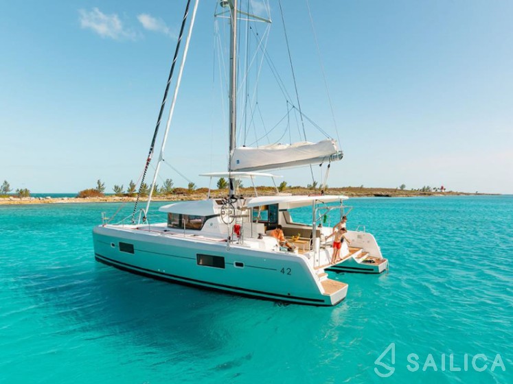 Lagoon 42 - Yacht Charter Sailica