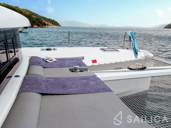 Lagoon 42 - Yacht Charter Sailica