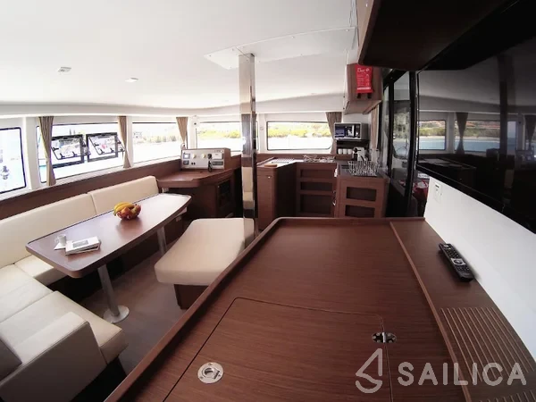 Lagoon 42 - Yacht Charter Sailica