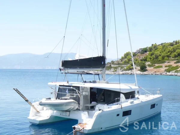 Lagoon 42 - Yacht Charter Sailica
