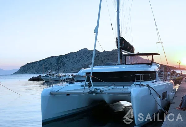 Lagoon 42 - Yacht Charter Sailica