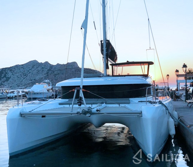 Lagoon 42 - Yacht Charter Sailica