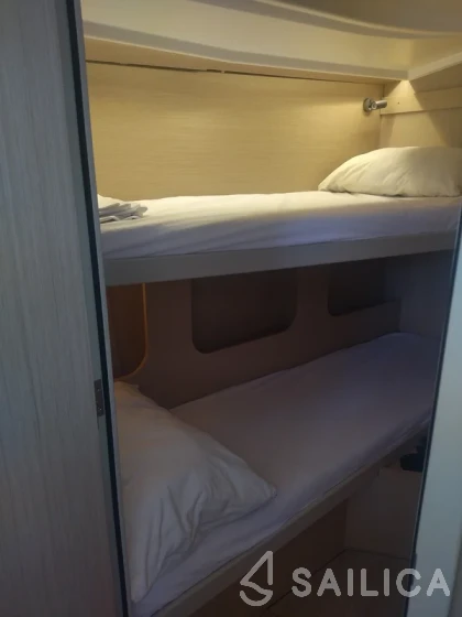 Oceanis 40.1 - Yacht Charter Sailica