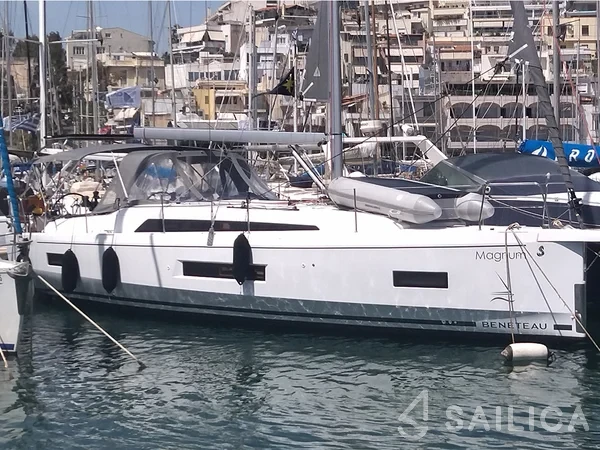 Oceanis 40.1 - Yacht Charter Sailica