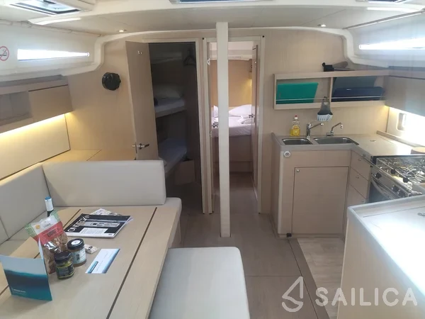 Oceanis 40.1 - Yacht Charter Sailica