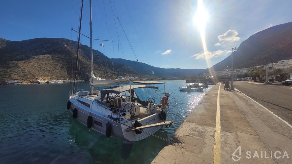 Oceanis 40.1 - Yacht Charter Sailica