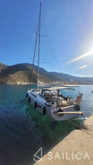Oceanis 40.1 - Yacht Charter Sailica