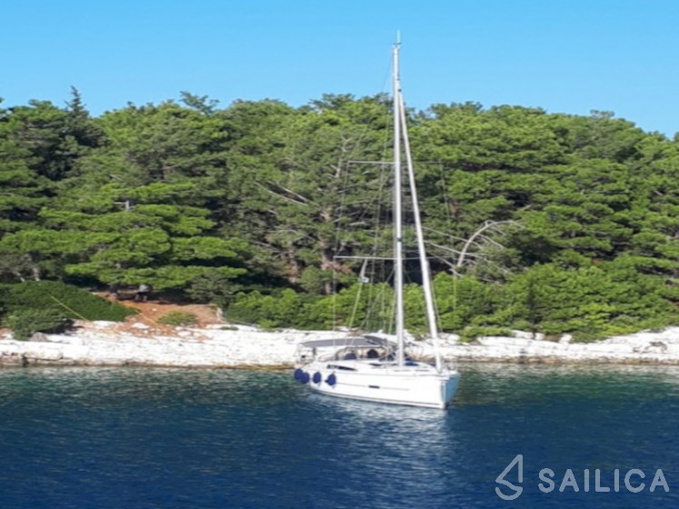 Dufour 460 GL - Yacht Charter Sailica
