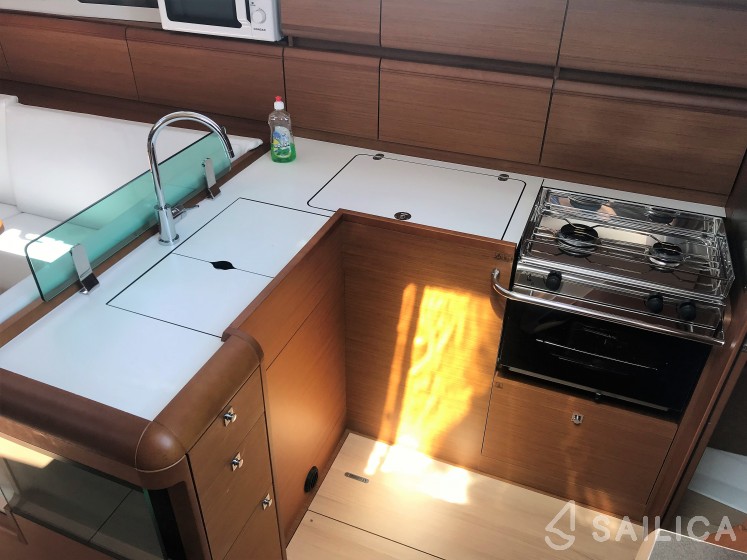 Sun Odyssey 419 - Yacht Charter Sailica