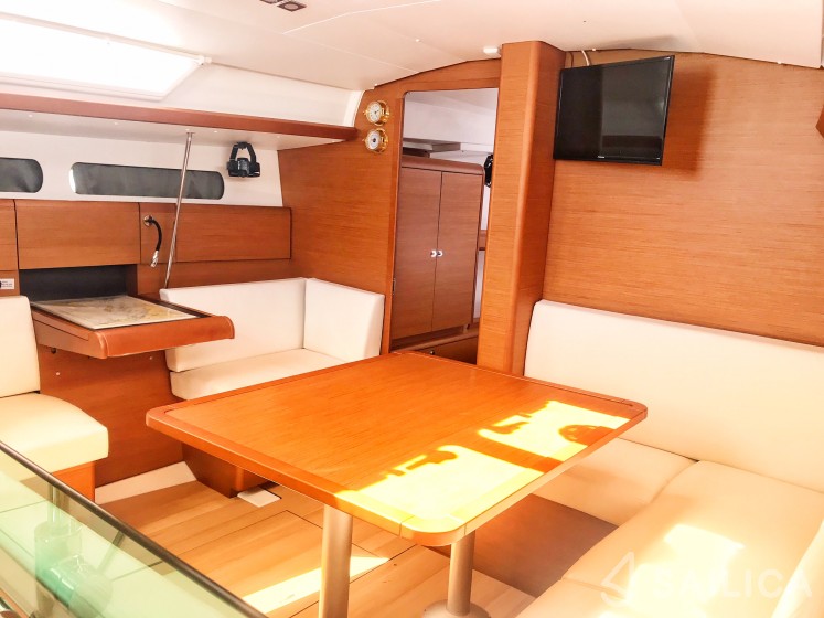 Sun Odyssey 419 - Yacht Charter Sailica