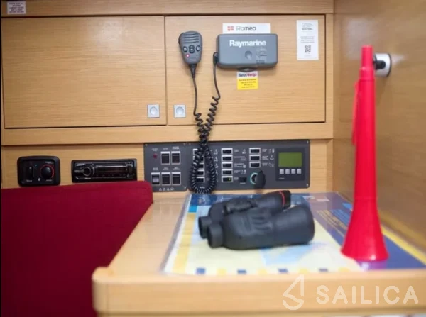 Elan 350 Performance - Yacht Charter Sailica