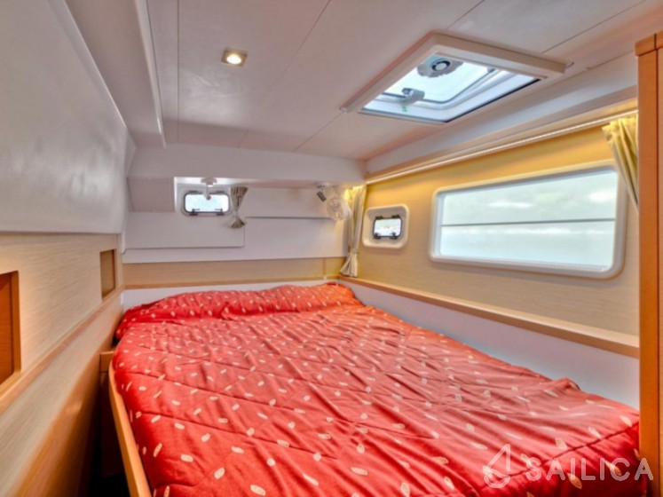 Lagoon 400 S2 - Yacht Charter Sailica
