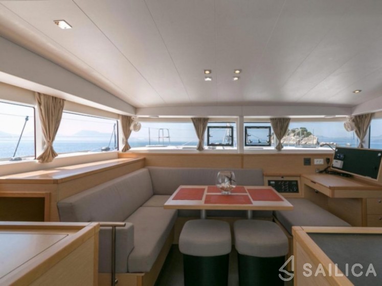 Lagoon 400 S2 - Yacht Charter Sailica