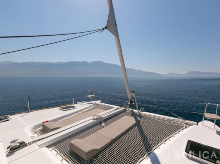 Lagoon 400 S2 - Yacht Charter Sailica
