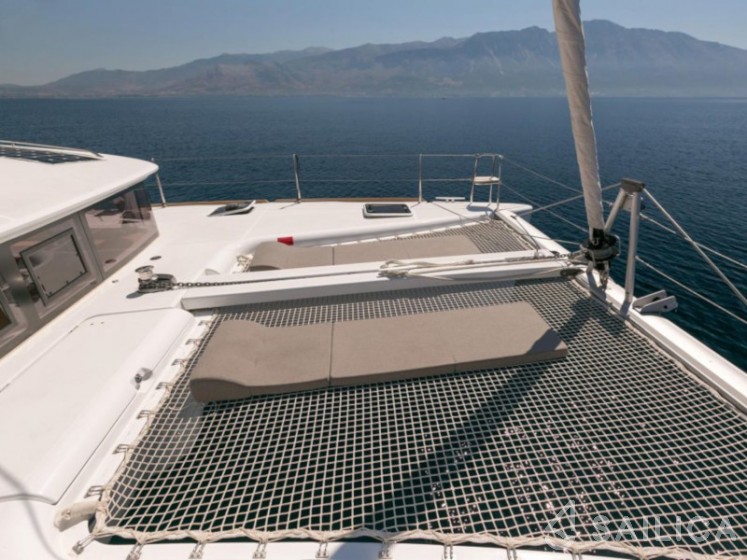 Lagoon 400 S2 - Yacht Charter Sailica