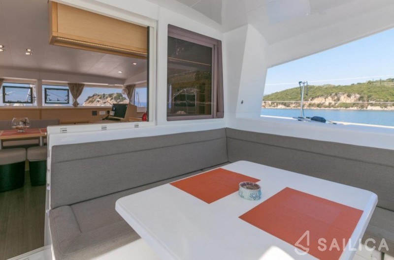 Lagoon 400 S2 - Yacht Charter Sailica