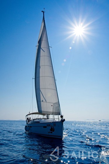 Bavaria 41 Cruiser - Yacht Charter Sailica