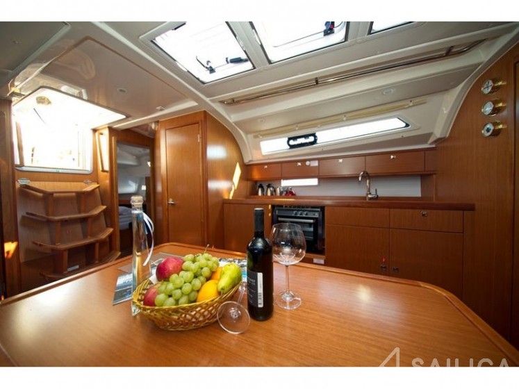 Bavaria 41 Cruiser - Yacht Charter Sailica