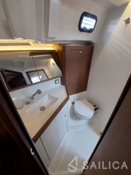 Oceanis 46.1 - Yacht Charter Sailica
