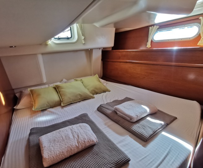 Sun Odyssey 54DS - Yacht Charter Sailica