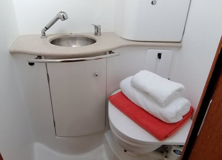 Sun Odyssey 54DS - Yacht Charter Sailica