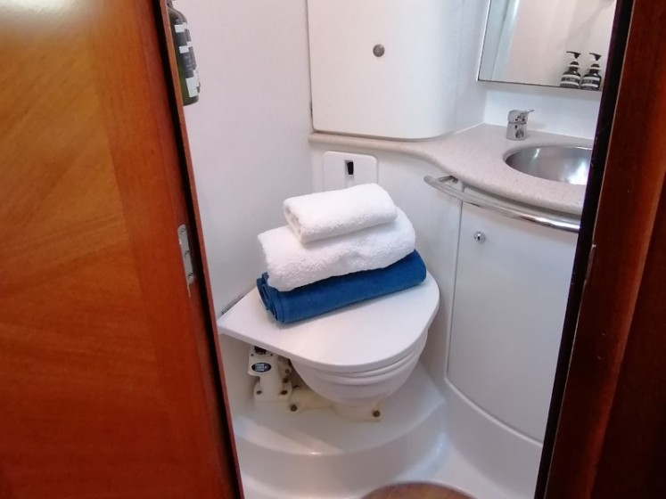 Sun Odyssey 54DS - Yacht Charter Sailica