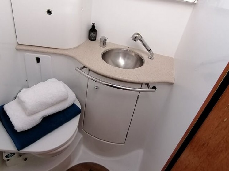 Sun Odyssey 54DS - Yacht Charter Sailica