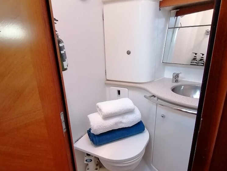 Sun Odyssey 54DS - Yacht Charter Sailica