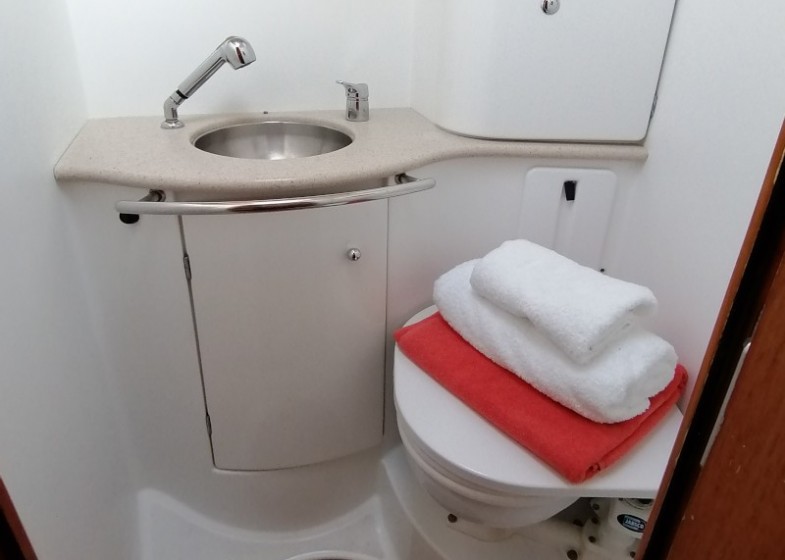 Sun Odyssey 54DS - Yacht Charter Sailica
