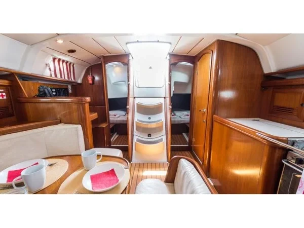 Oceanis 41.1 - Yacht Charter Sailica