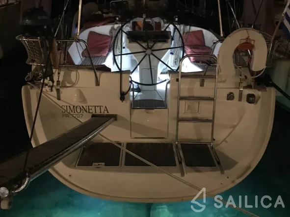 Oceanis 41.1 - Yacht Charter Sailica