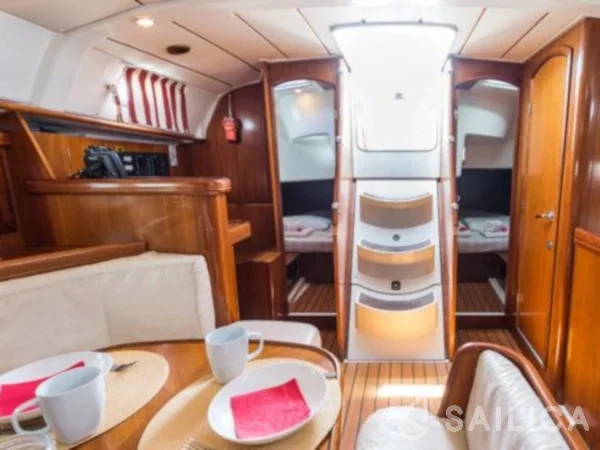 Oceanis 41.1 - Yacht Charter Sailica