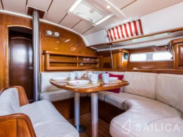 Oceanis 41.1 - Yacht Charter Sailica