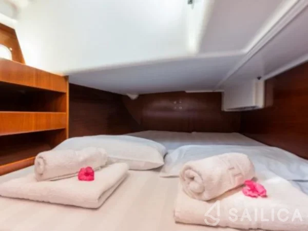 Oceanis 41.1 - Yacht Charter Sailica
