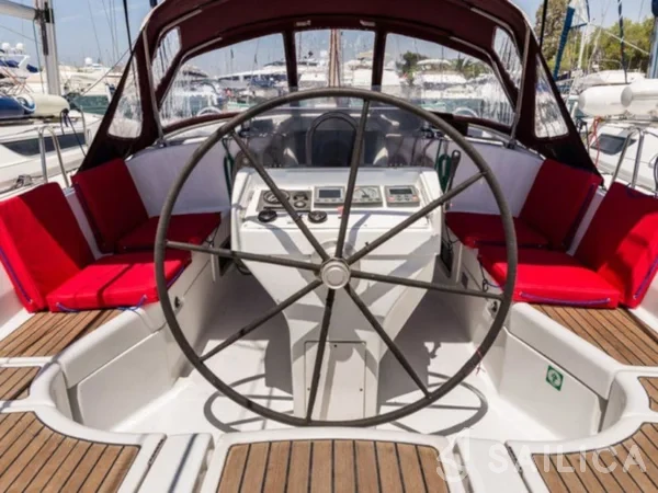 Oceanis 41.1 - Yacht Charter Sailica