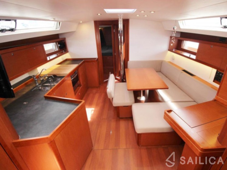 Oceanis 45 - Yacht Charter Sailica