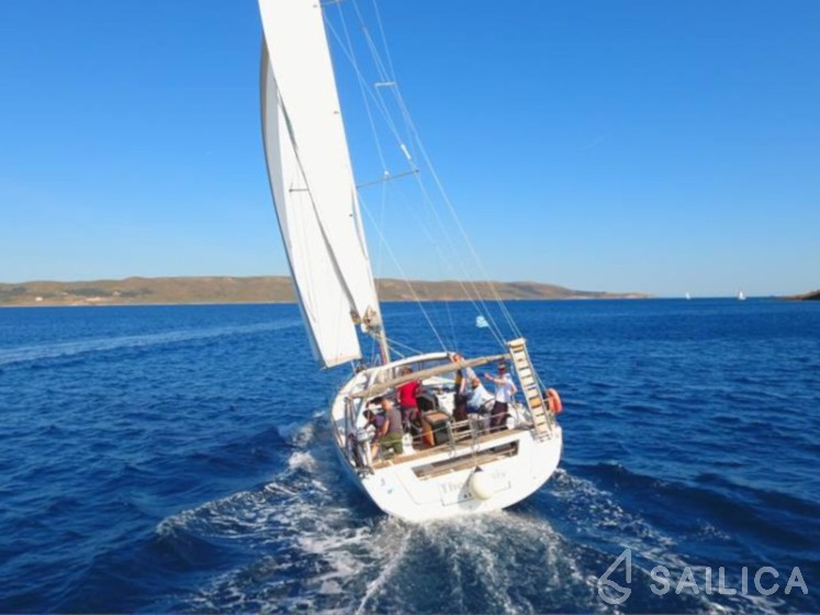 Oceanis 45 - Yacht Charter Sailica