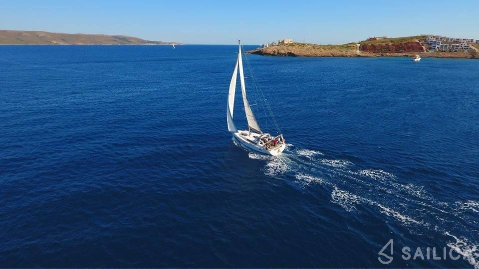Oceanis 45 - Yacht Charter Sailica