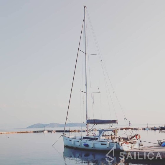 Oceanis 45 - Yacht Charter Sailica