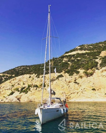 Oceanis 45 - Yacht Charter Sailica