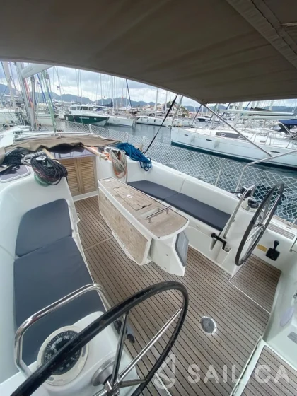 Oceanis 43 - Yacht Charter Sailica
