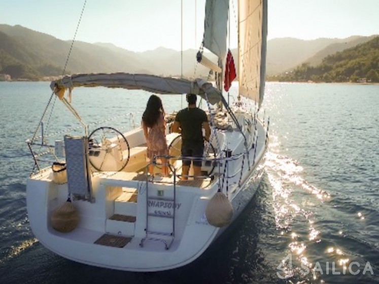 Oceanis 43 - Yacht Charter Sailica