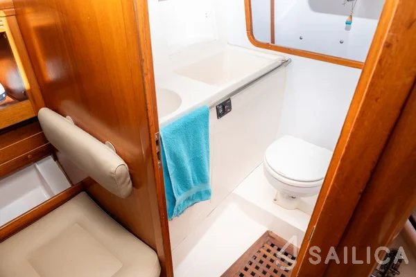 Elan 333 - Yacht Charter Sailica
