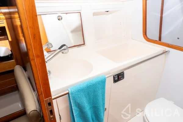 Elan 333 - Yacht Charter Sailica