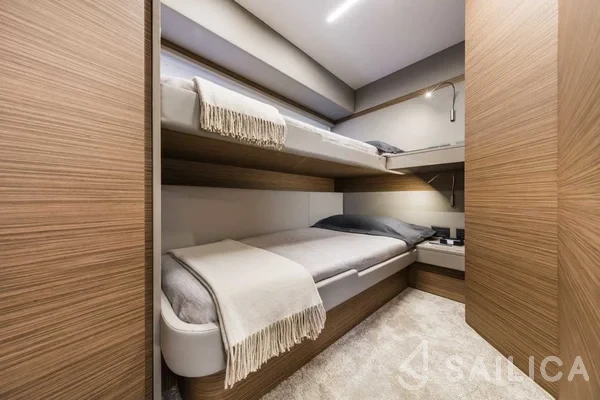 Ferretti 450 - Yacht Charter Sailica