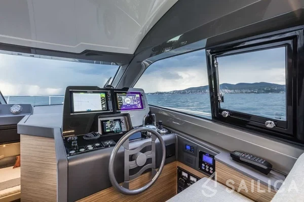 Ferretti 450 - Yacht Charter Sailica