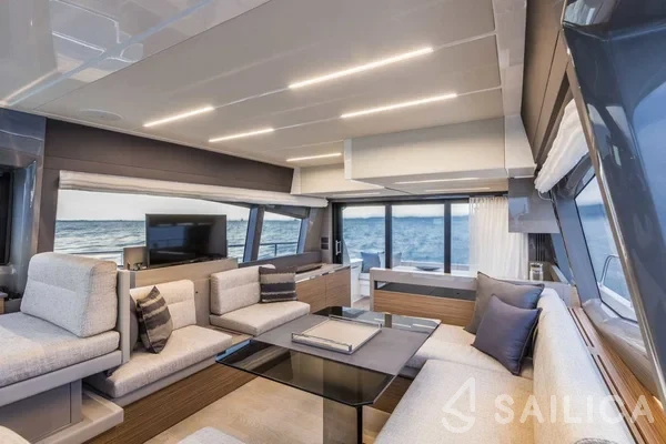 Ferretti 450 - Yacht Charter Sailica